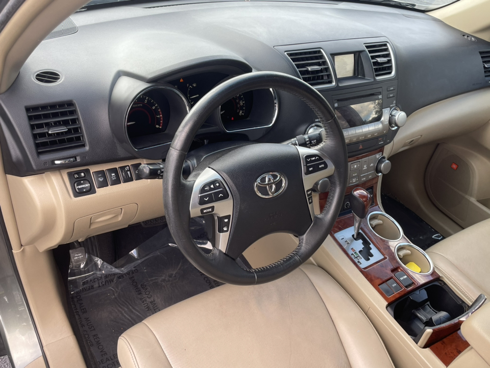 2012 Toyota Highlander Limited 17