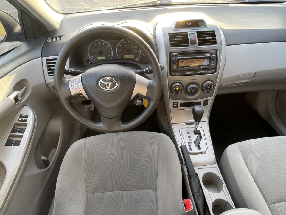 2012 Toyota Corolla LE 17