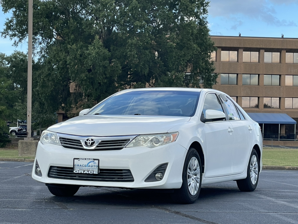 2012 Toyota Camry LE 4