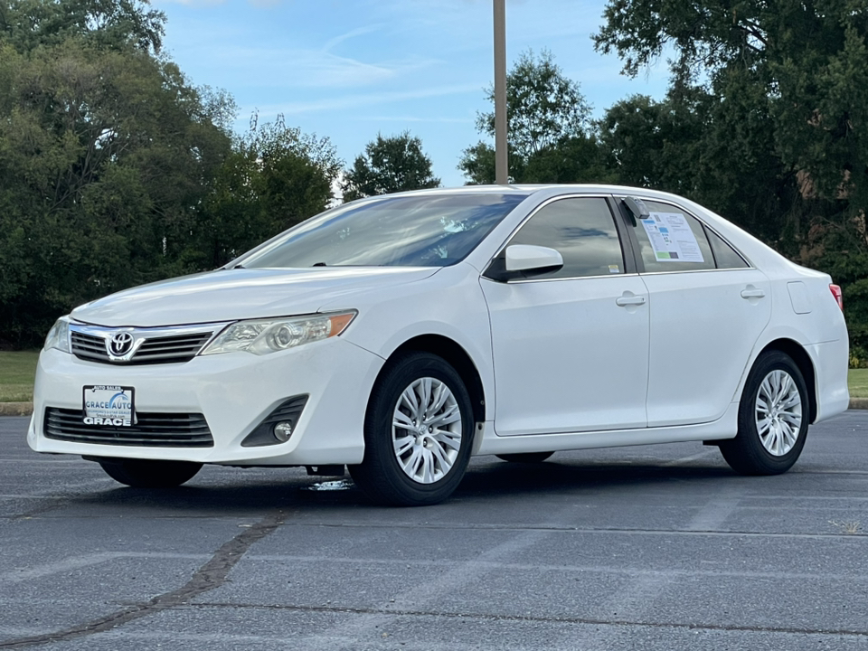 2012 Toyota Camry LE 8