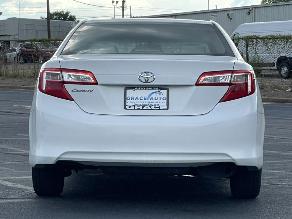 2012 Toyota Camry LE 11