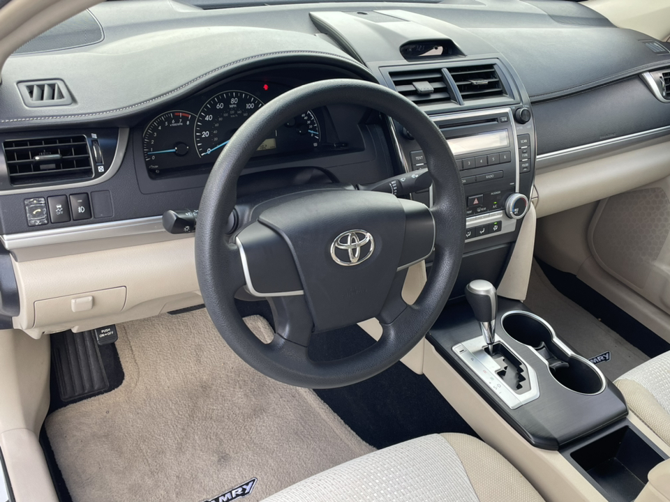 2012 Toyota Camry LE 16