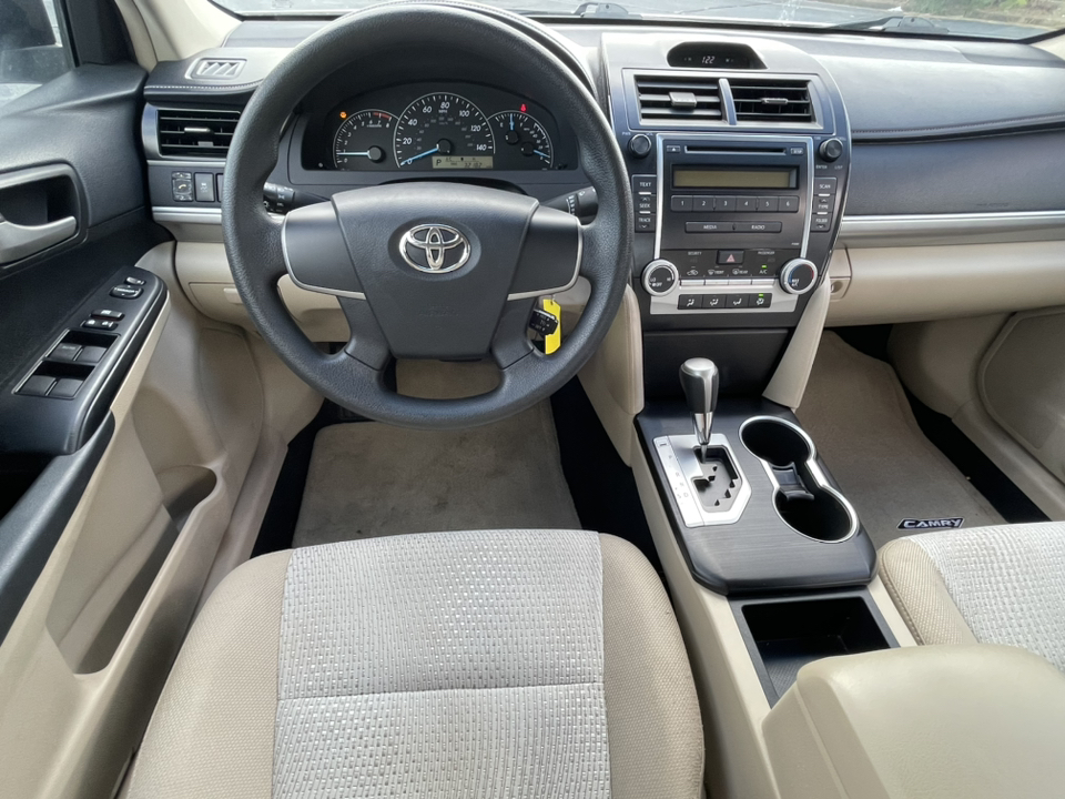 2012 Toyota Camry LE 18