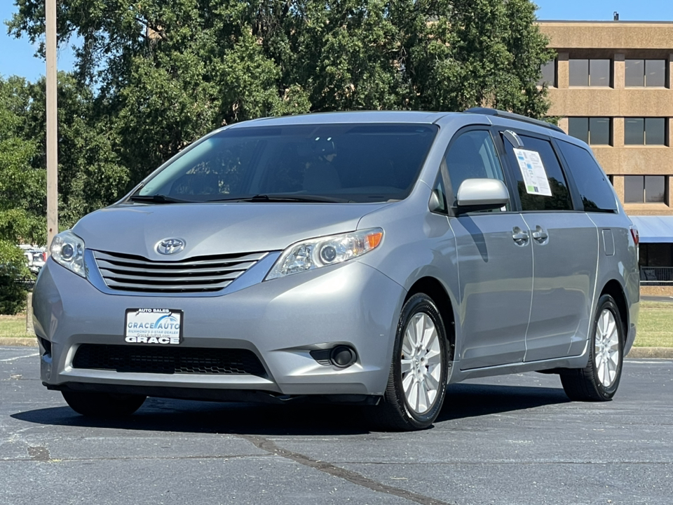 2015 Toyota Sienna LE 2