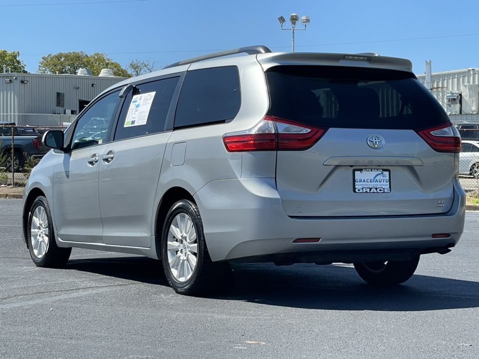 2015 Toyota Sienna LE 10