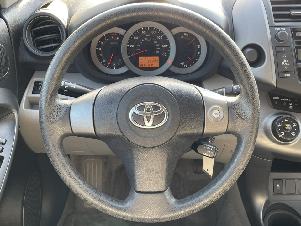 2011 Toyota RAV4 Base 21