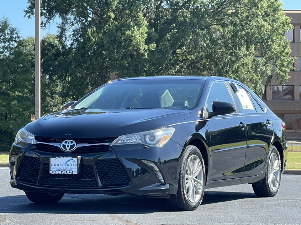 2017 Toyota Camry XLE 2