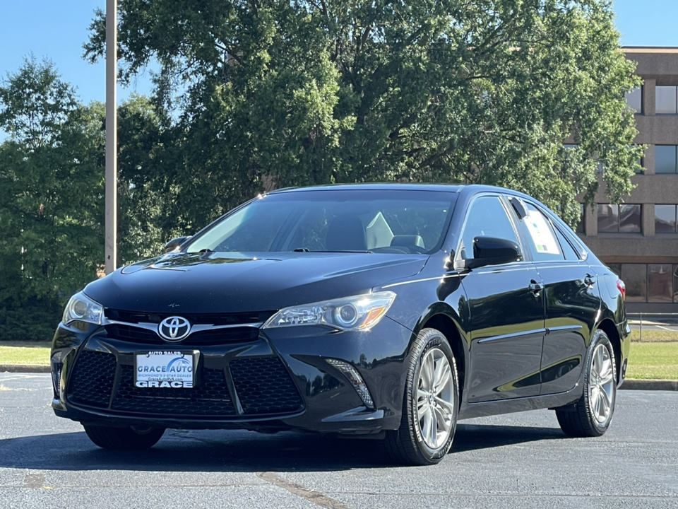 2017 Toyota Camry XLE 4