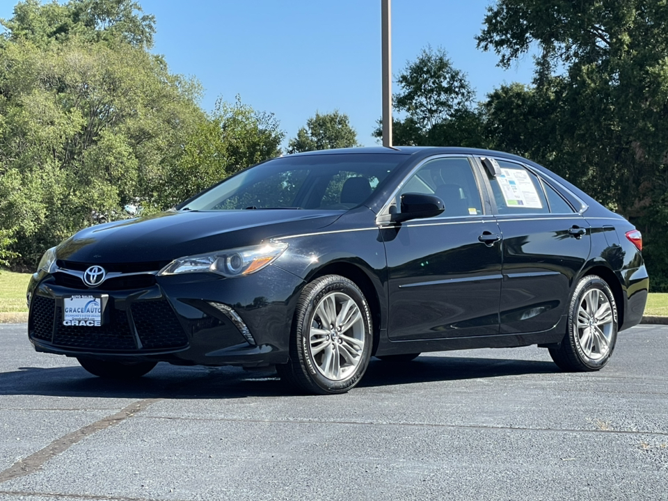 2017 Toyota Camry XLE 10