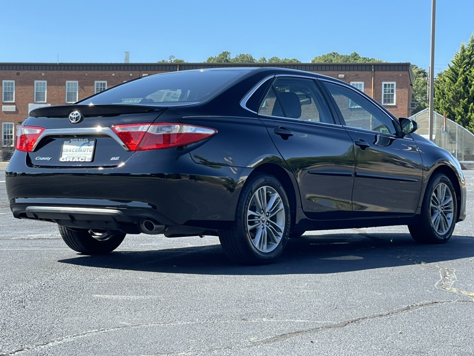 2017 Toyota Camry XLE 14