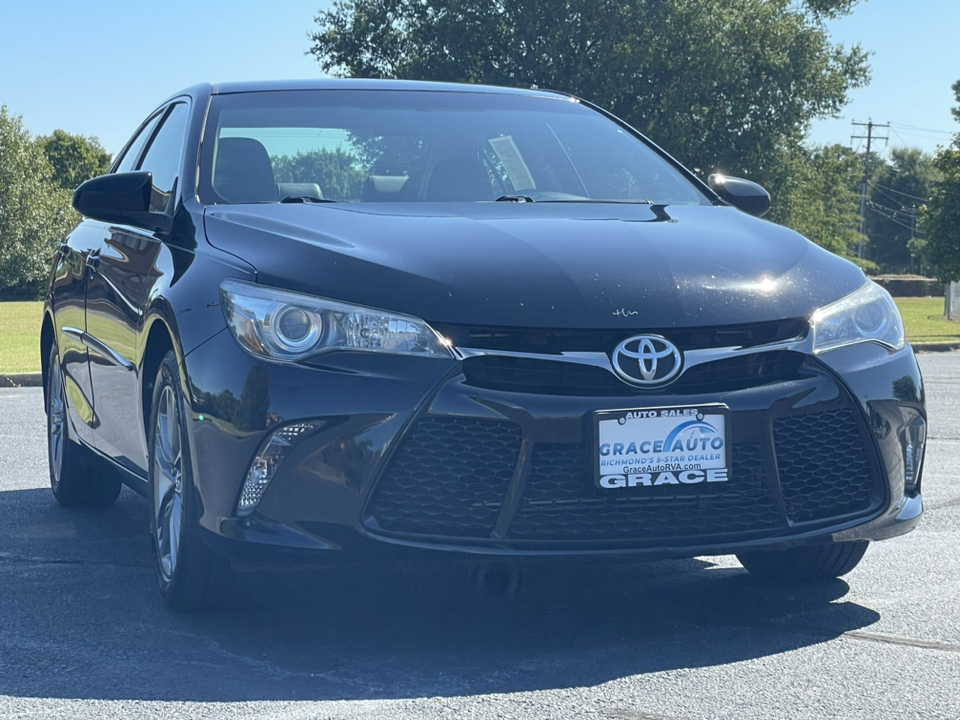 2017 Toyota Camry XLE 17