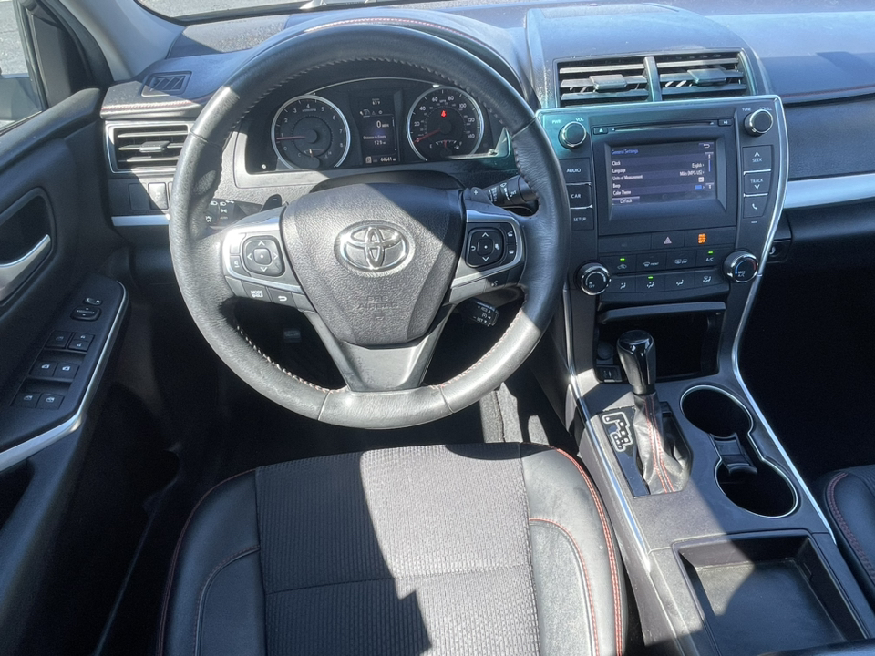 2017 Toyota Camry XLE 21