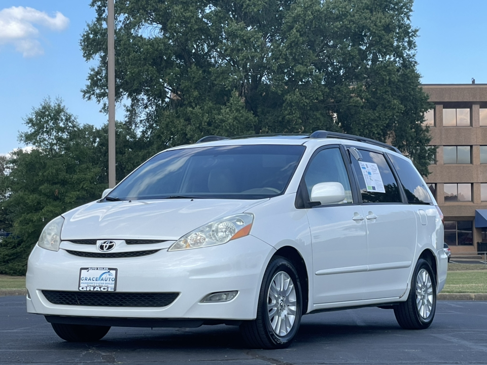 2010 Toyota Sienna XLE 7