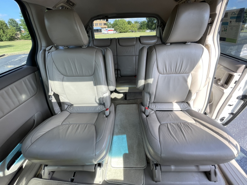 2010 Toyota Sienna XLE 30