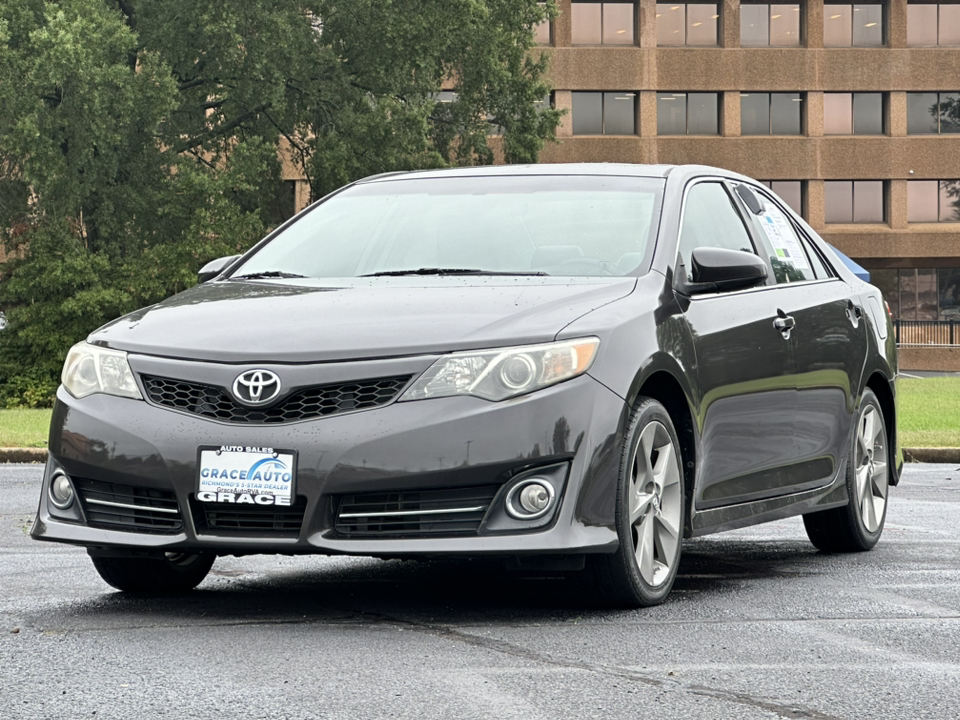 2012 Toyota Camry SE 1