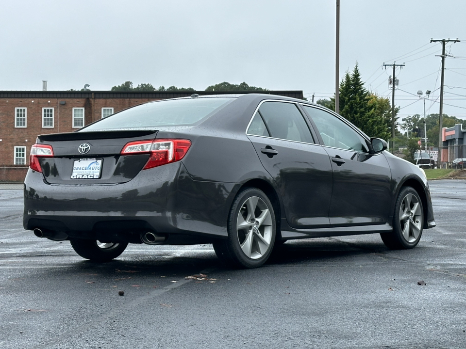 2012 Toyota Camry SE 10