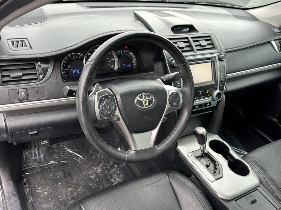 2012 Toyota Camry SE 14