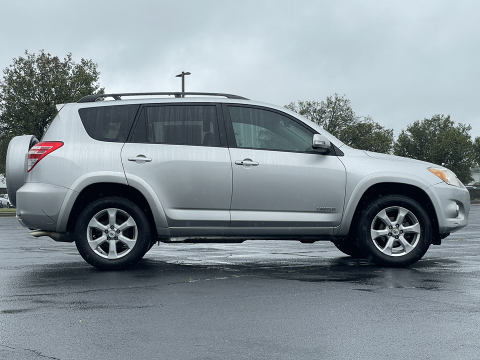 2011 Toyota RAV4  13