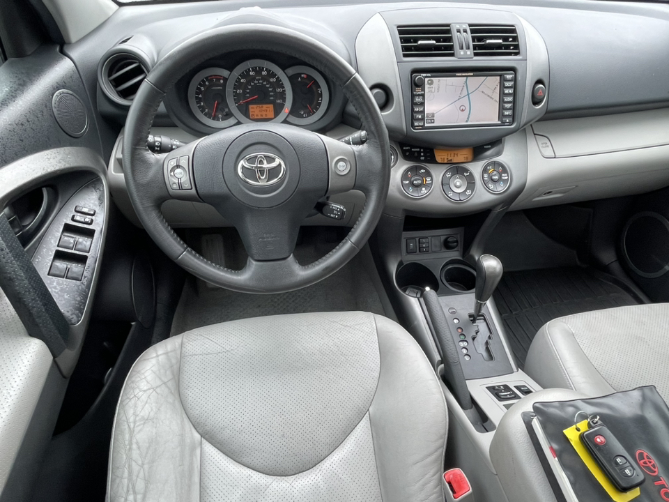 2011 Toyota RAV4  18