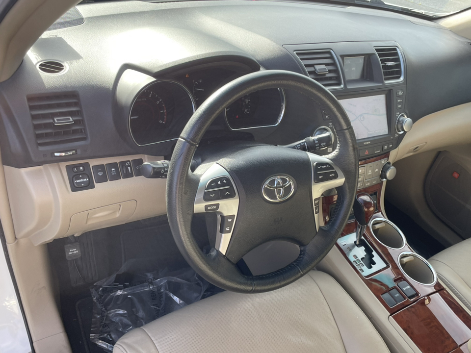 2012 Toyota Highlander Limited 14