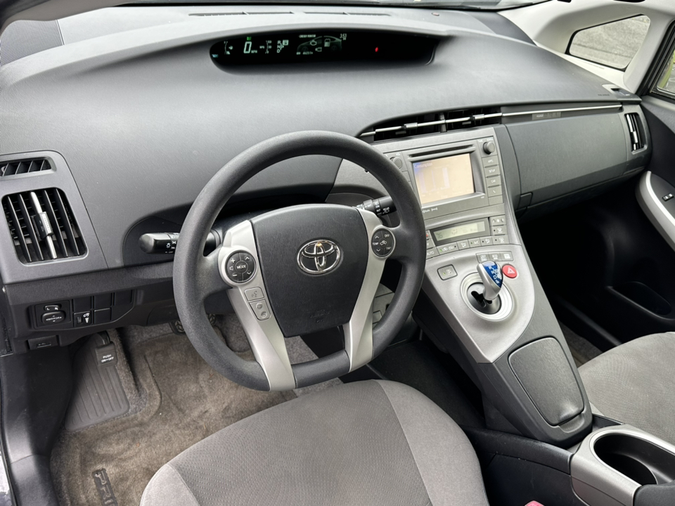 2012 Toyota Prius One 13