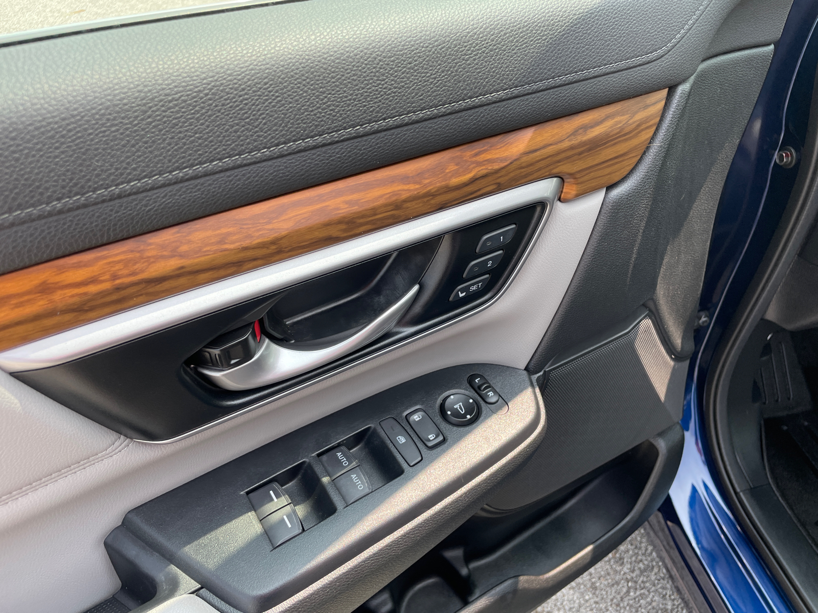 2019 Honda CR-V EX-L 32