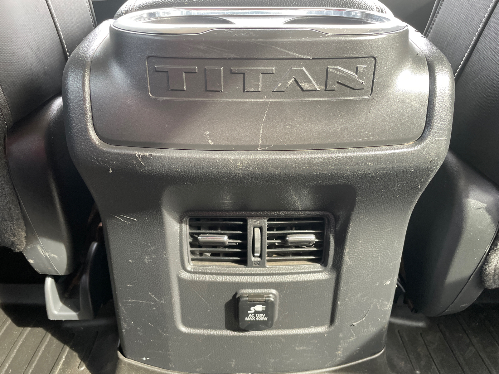 2018 Nissan Titan PRO-4X 33