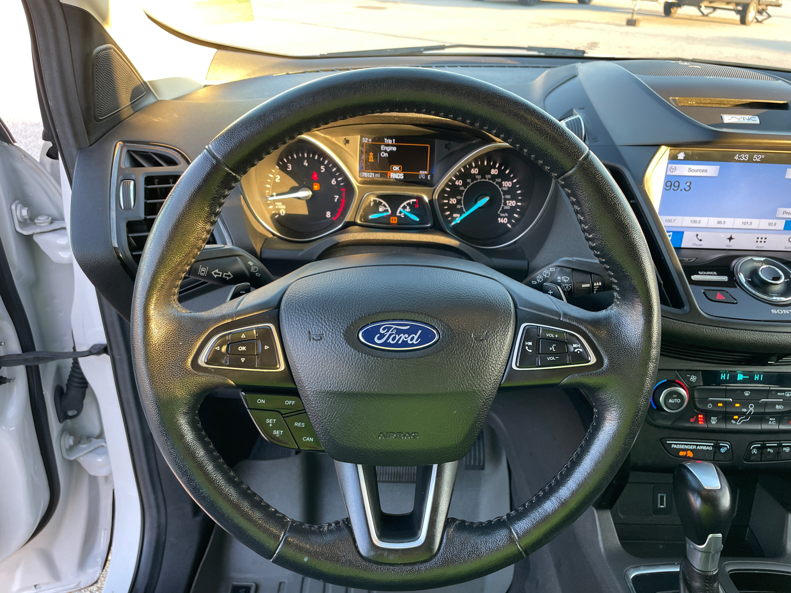 2017 Ford Escape Titanium 32