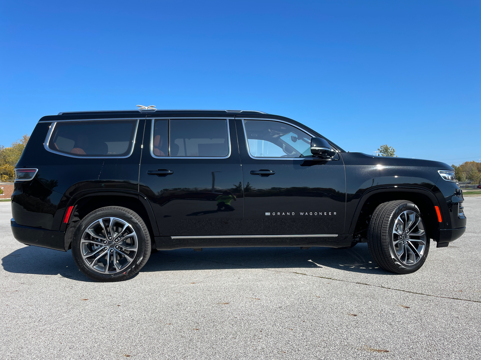 2023 Jeep Grand Wagoneer Series III 3