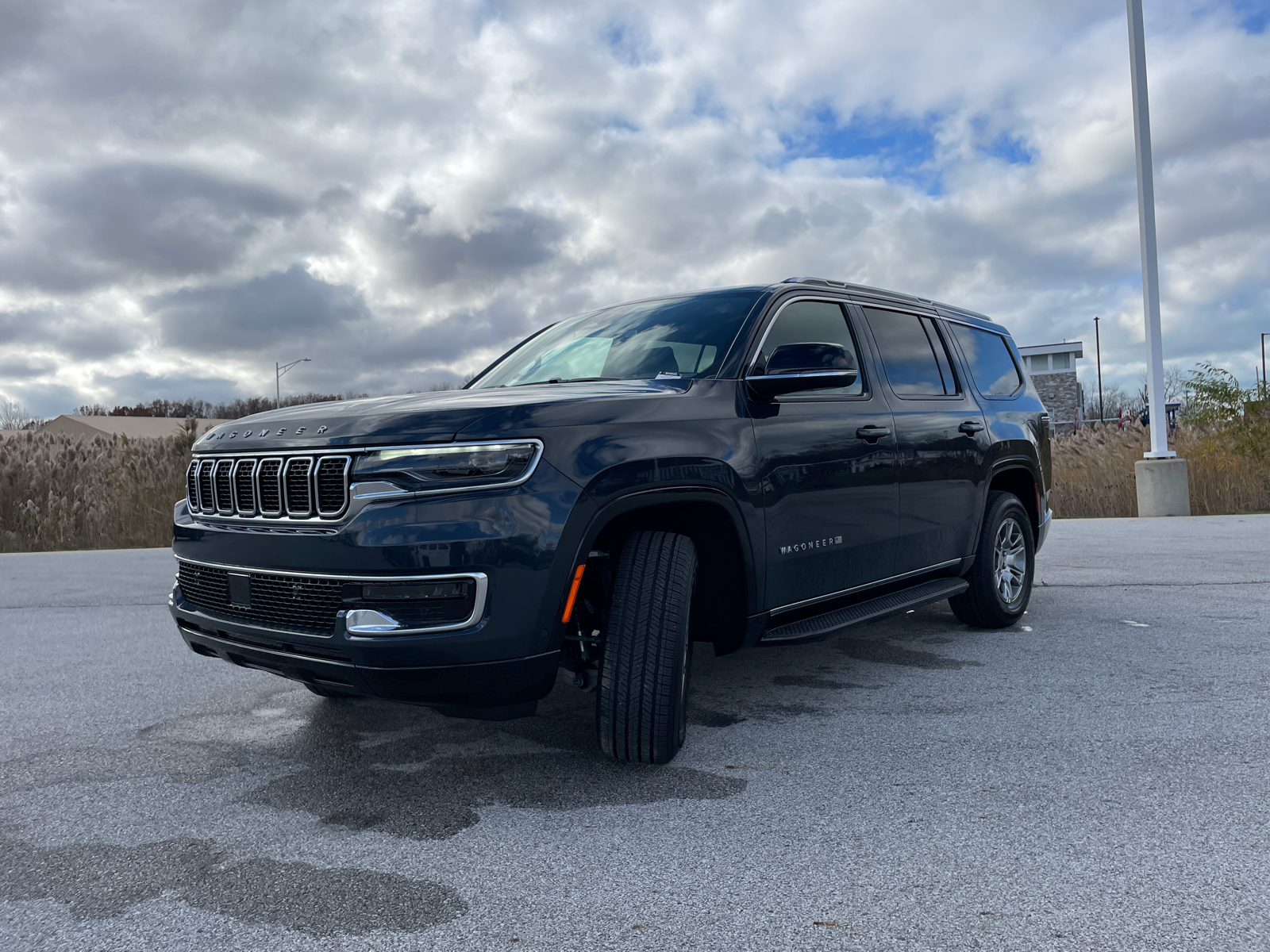 2024 Jeep Wagoneer Base 8