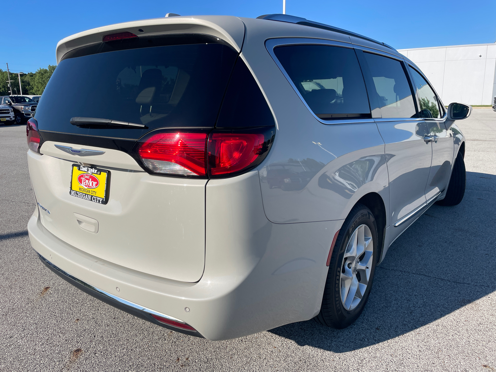 2019 Chrysler Pacifica Touring L Plus 4