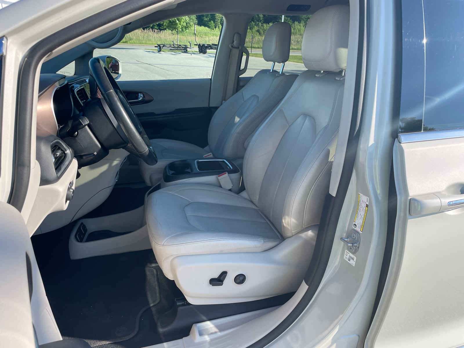 2019 Chrysler Pacifica Touring L Plus 10
