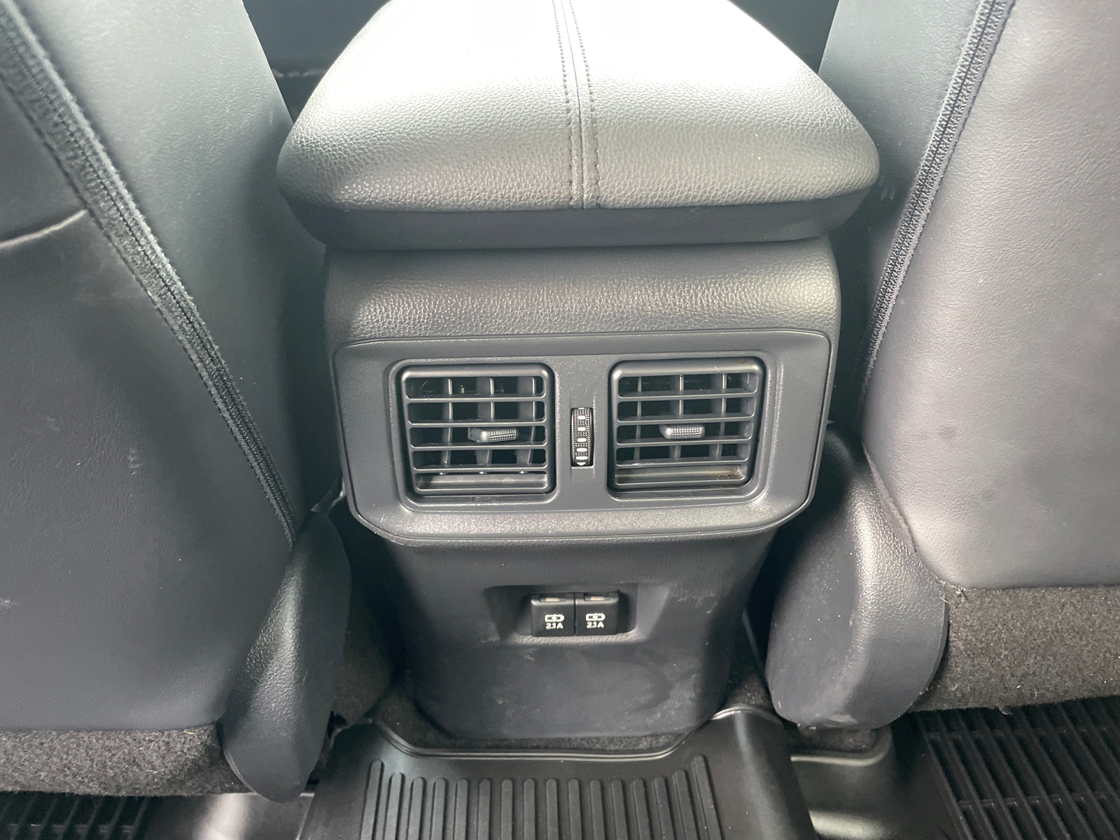 2019 Toyota RAV4 Limited 33