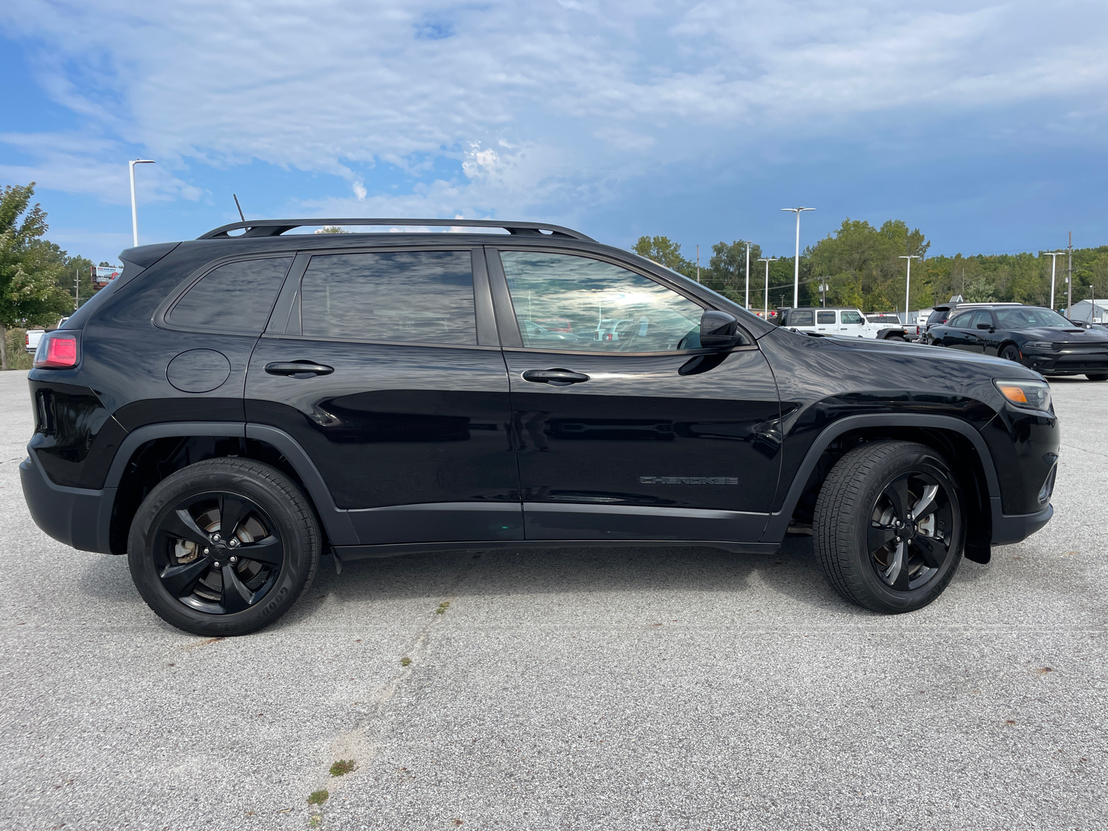 2019 Jeep Cherokee Latitude Plus 2