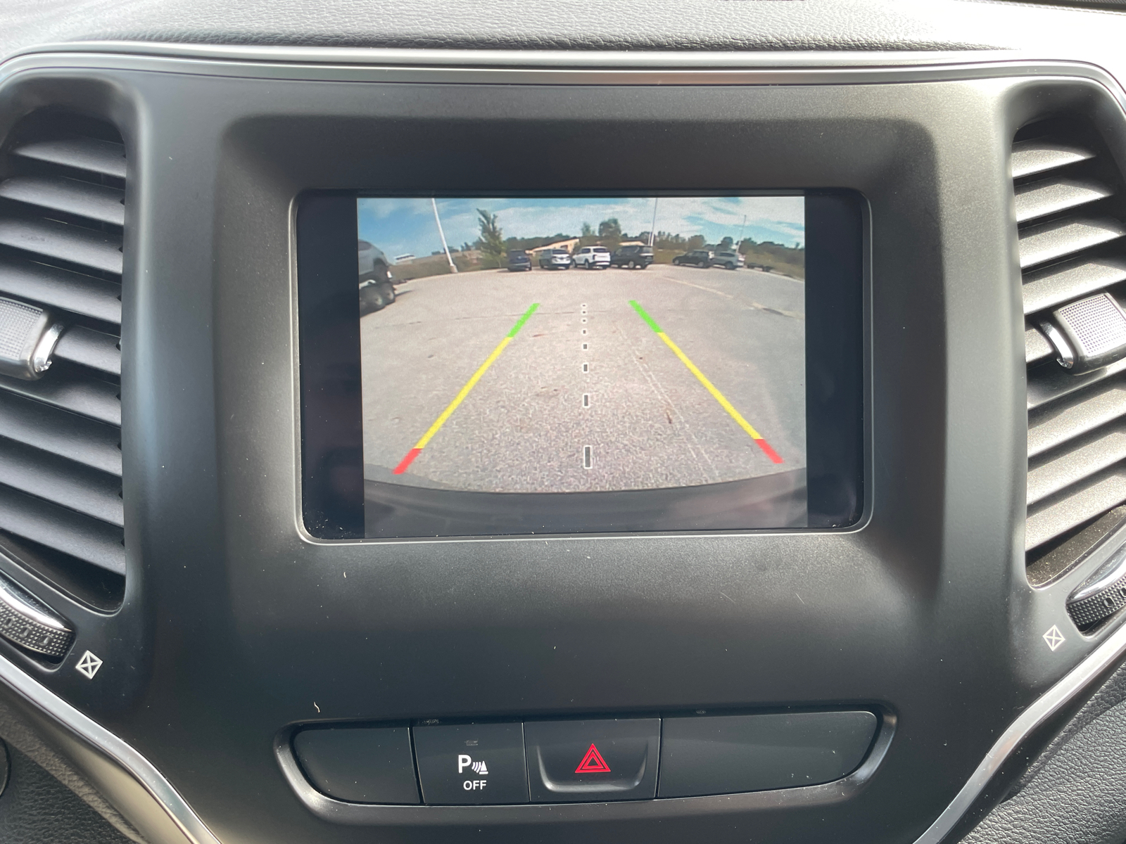 2019 Jeep Cherokee Latitude Plus 9