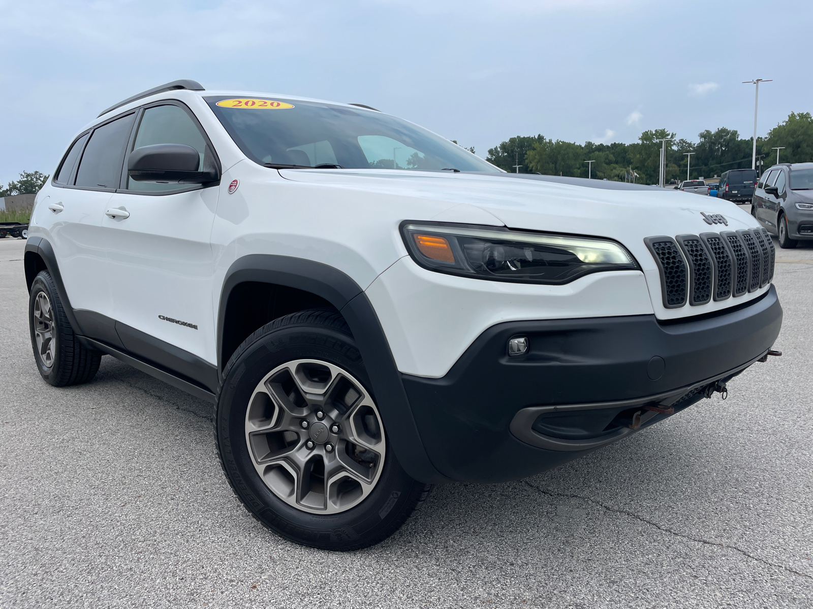 2020 Jeep Cherokee Trailhawk 2