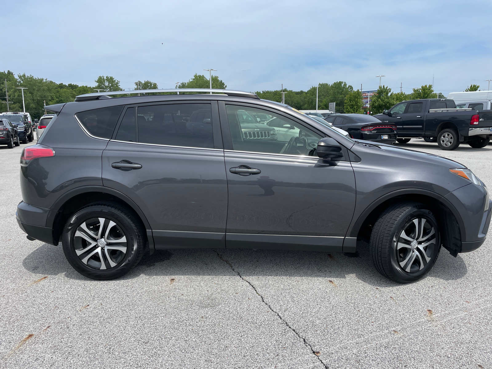 2017 Toyota RAV4 LE 3