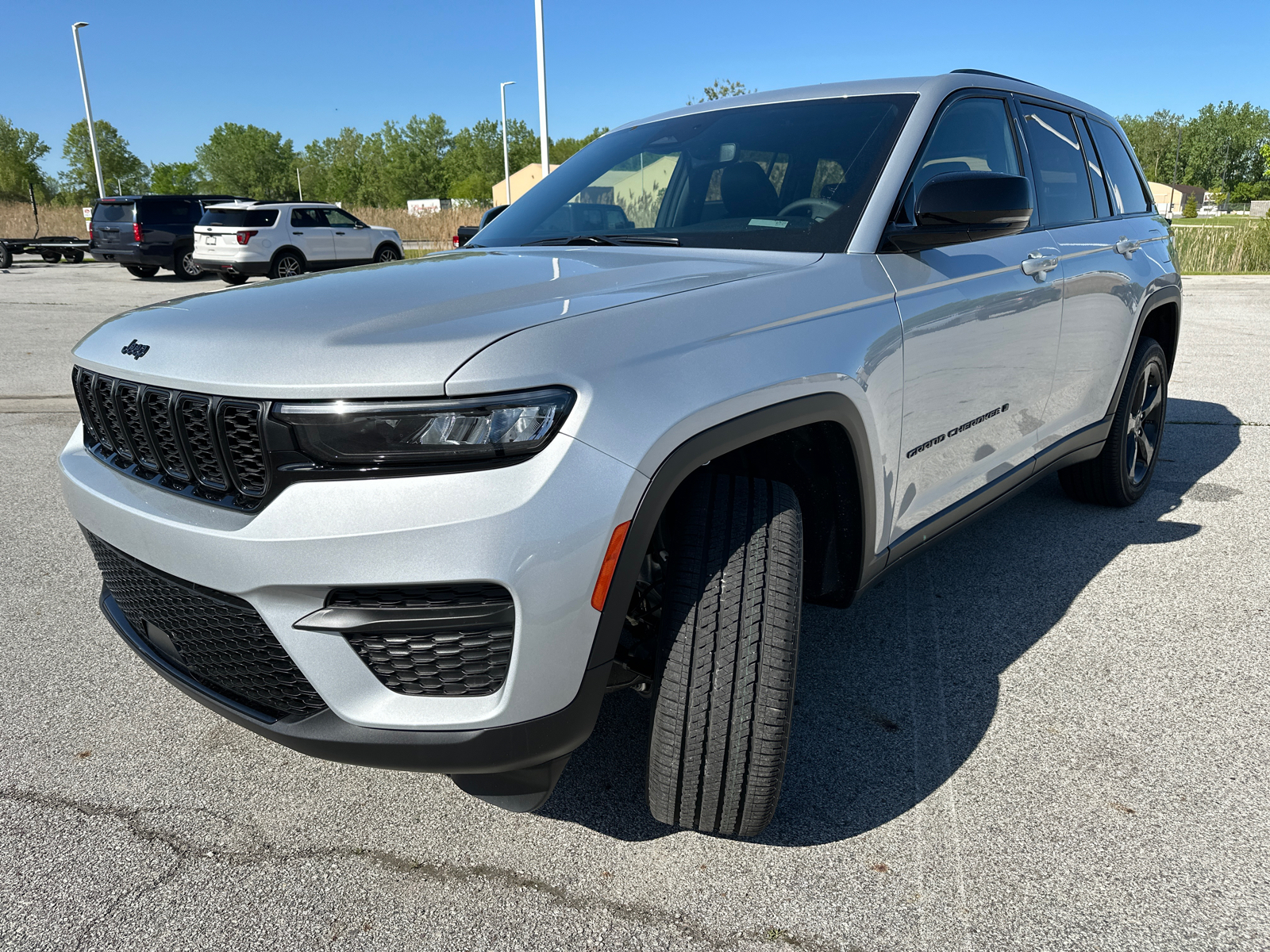 2024 Jeep Grand Cherokee Altitude 8