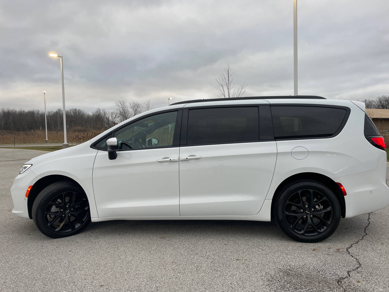 2023 Chrysler Pacifica Touring L 6