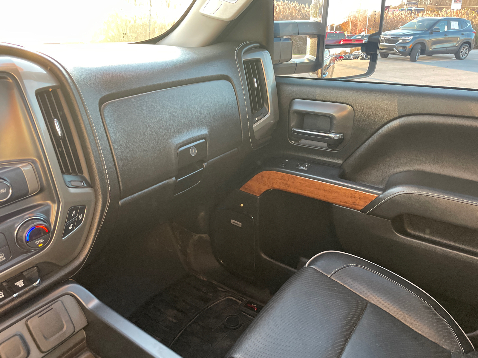 2018 Chevrolet Silverado 3500HD High Country 4WD Crew Cab 153.7 18