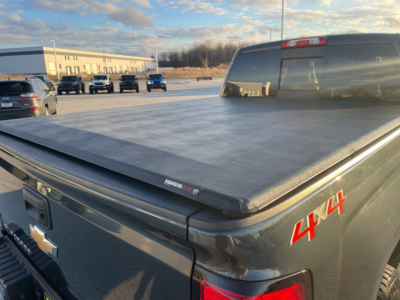 2018 Chevrolet Silverado 3500HD High Country 4WD Crew Cab 153.7 43