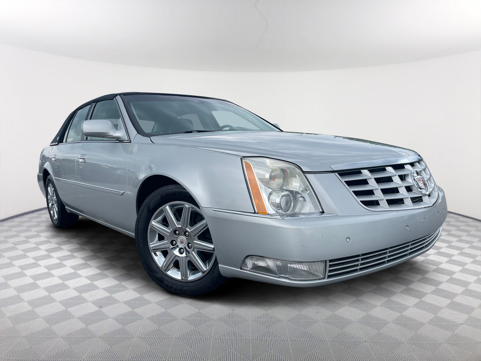 2011 Cadillac DTS Premium 1