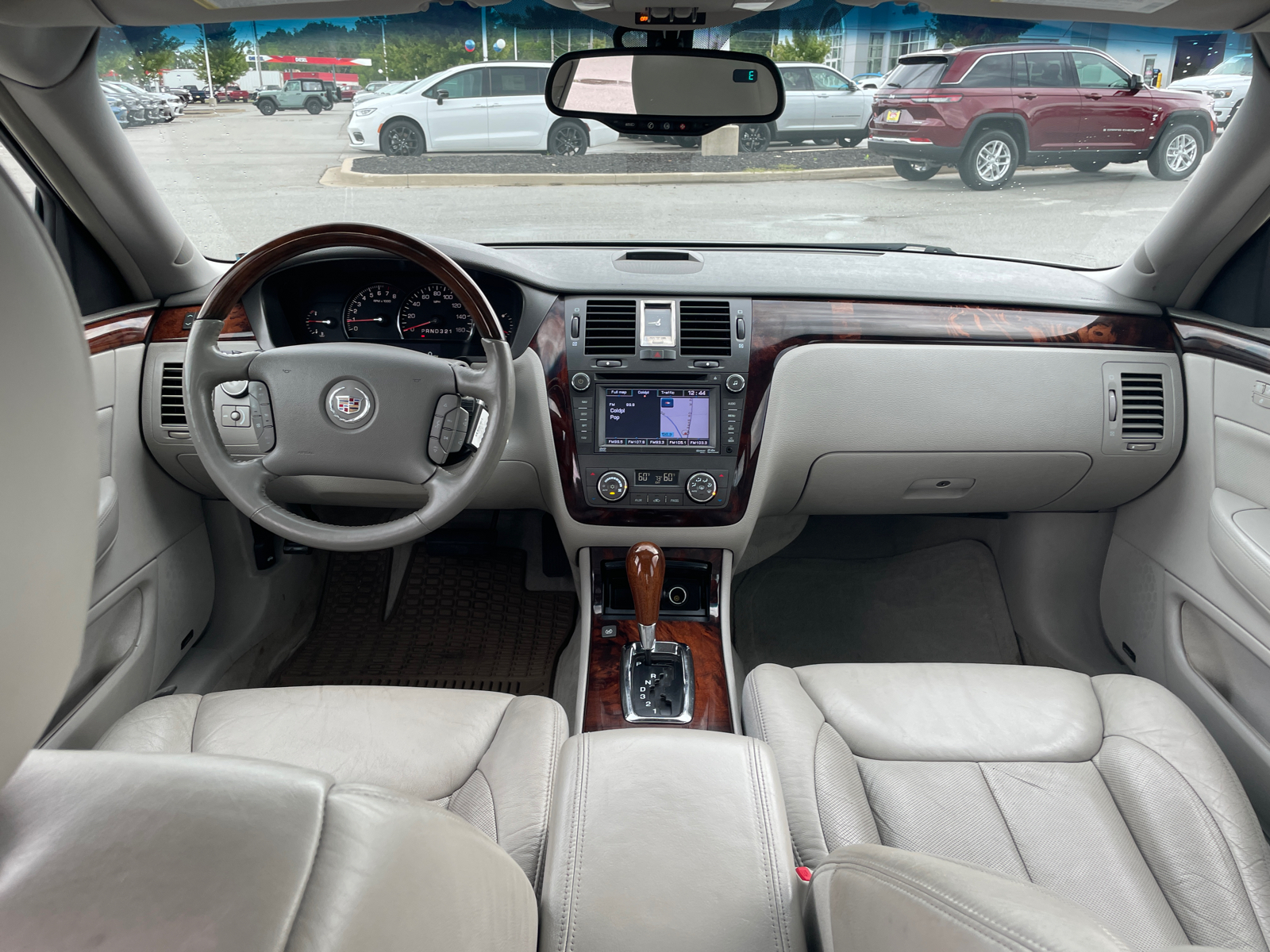 2011 Cadillac DTS Premium 37