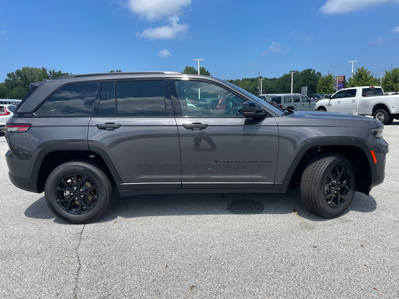 2024 Jeep Grand Cherokee Altitude X 3