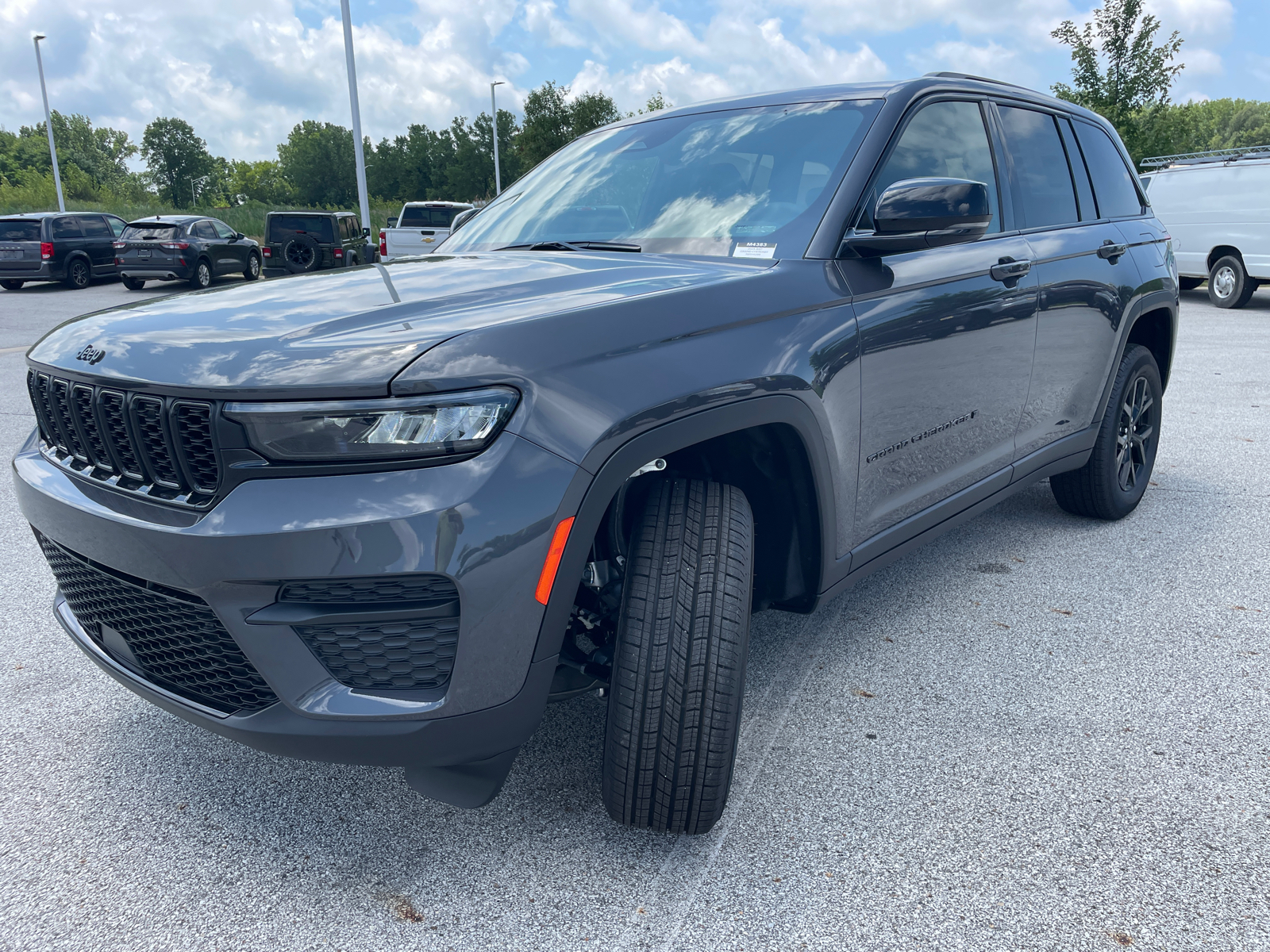 2024 Jeep Grand Cherokee Altitude X 8