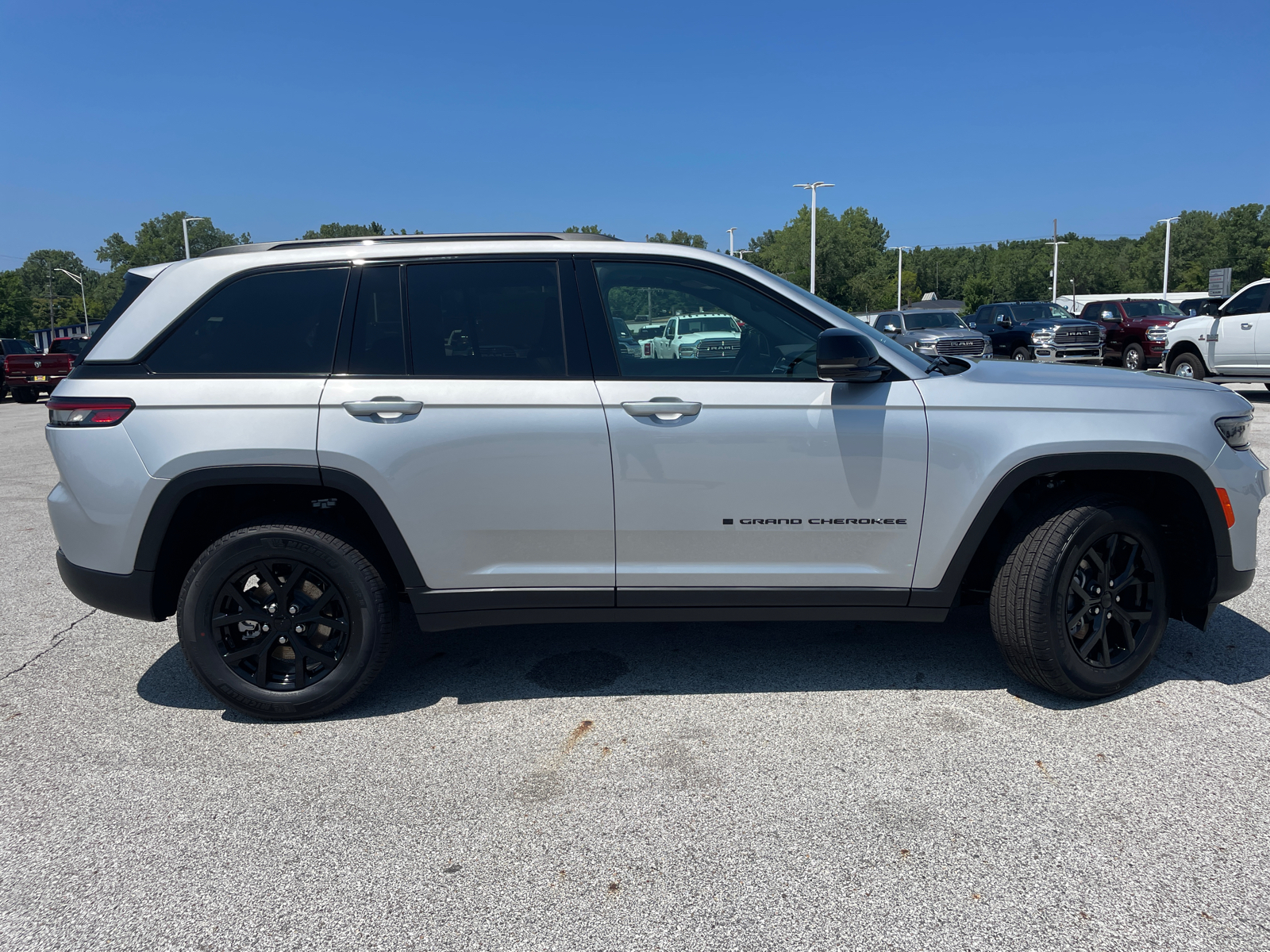 2024 Jeep Grand Cherokee Altitude X 3