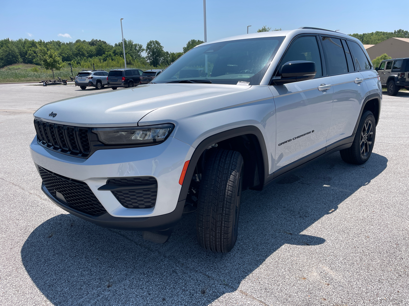 2024 Jeep Grand Cherokee Altitude X 8