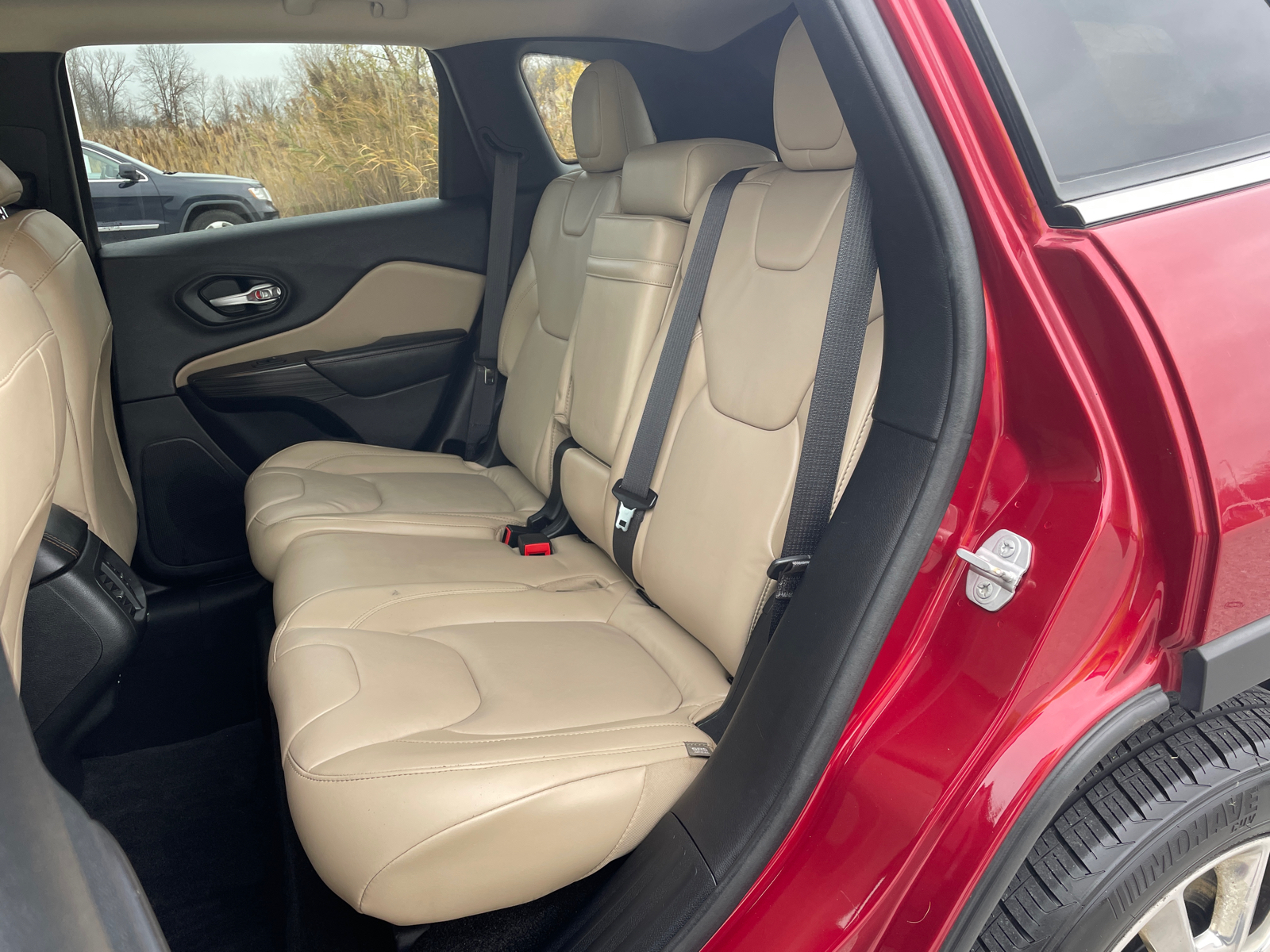 2015 Jeep Cherokee Limited 25