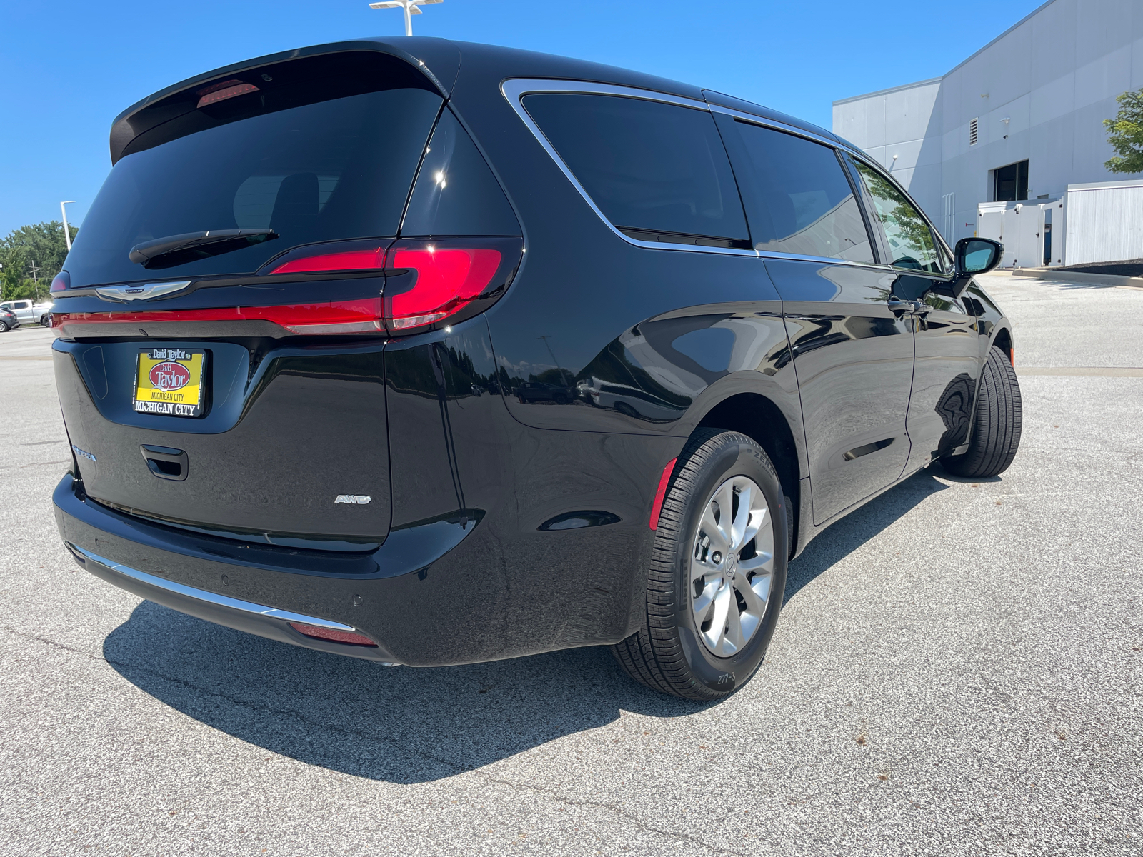 2024 Chrysler Pacifica Touring L 4