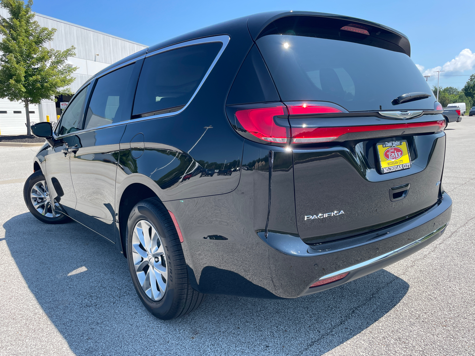 2024 Chrysler Pacifica Touring L 6